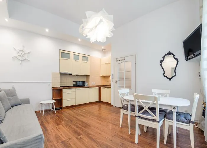 Czyzewskiego, Sun & Snow Daire